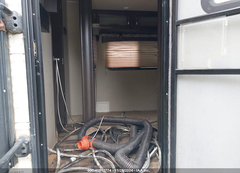2017 PALOMINO 5TH WHEEL VIN: 4X4TPUD27HP066330