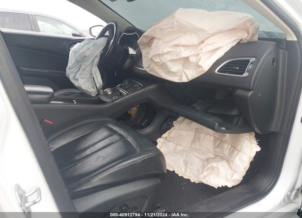 2015 CHRYSLER 200 C VIN: 1C3CCCCB2FN549511