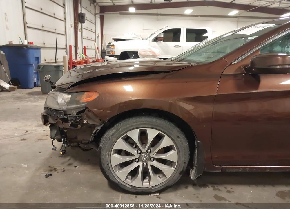 2013 HONDA ACCORD EX-L VIN: 1HGCT1B83DA017082