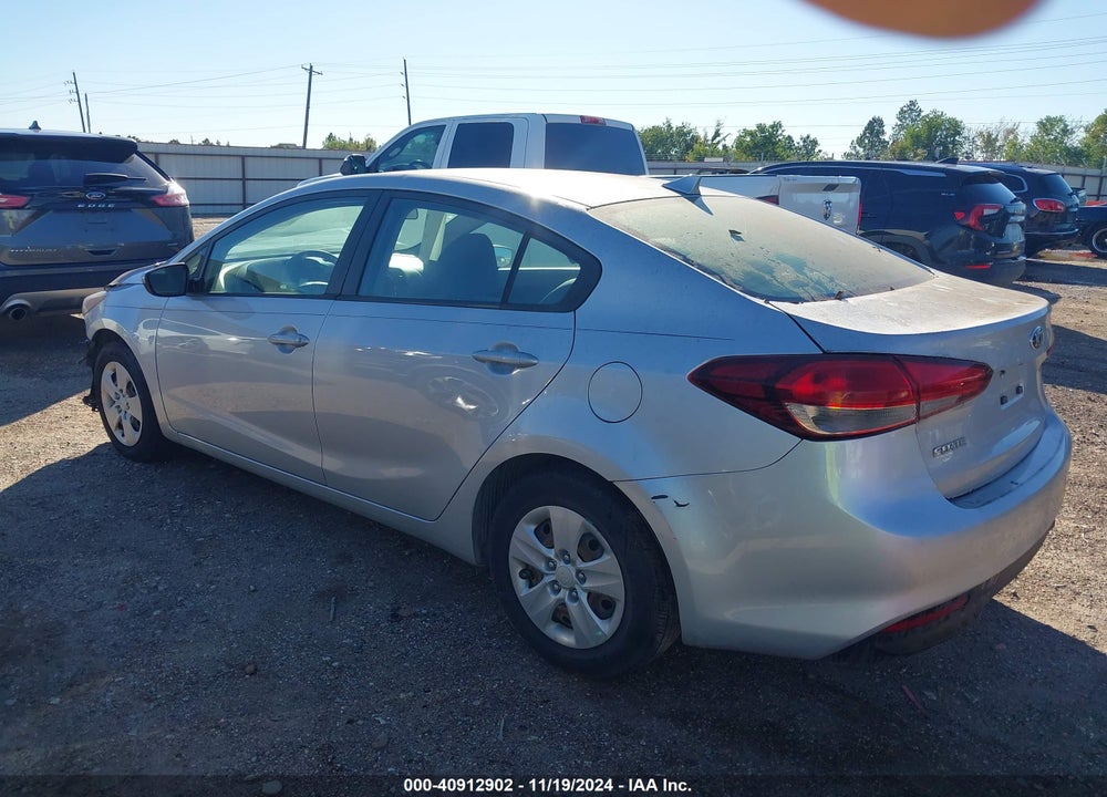 2018 KIA FORTE LX VIN: 3KPFK4A76JE225863