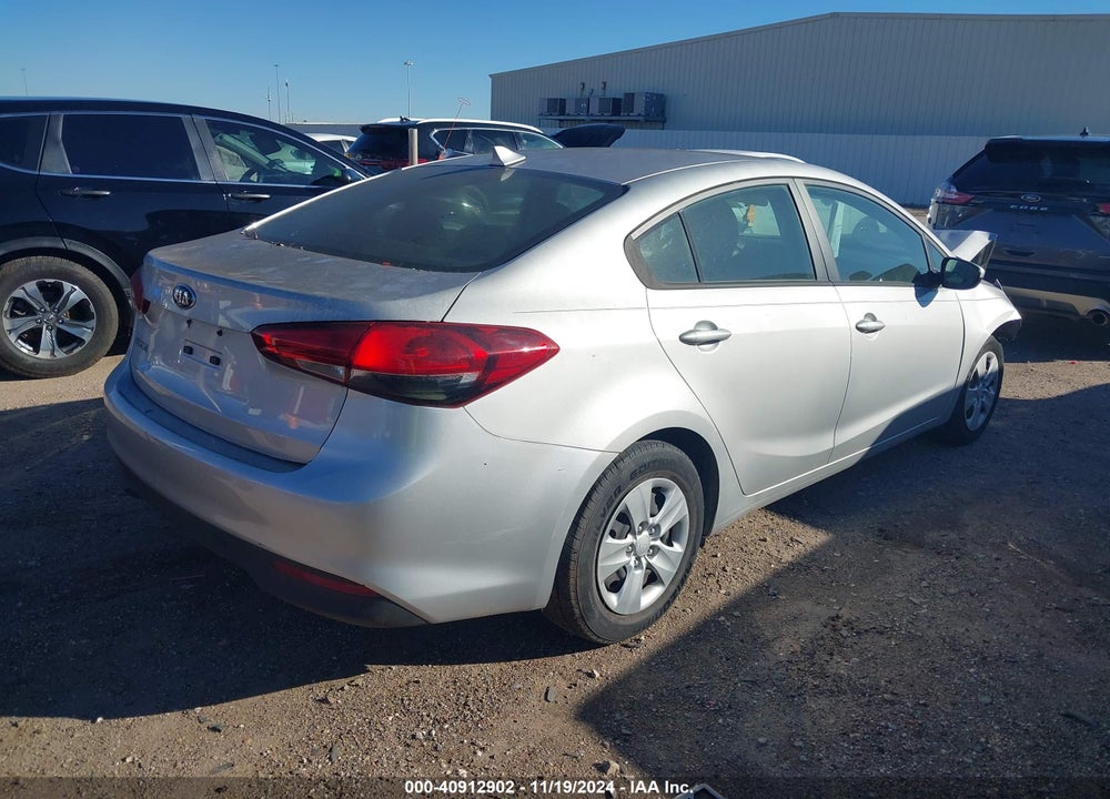 2018 KIA FORTE LX VIN: 3KPFK4A76JE225863