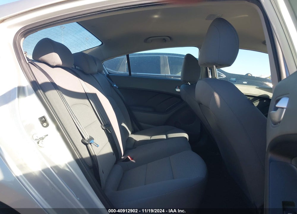 2018 KIA FORTE LX VIN: 3KPFK4A76JE225863