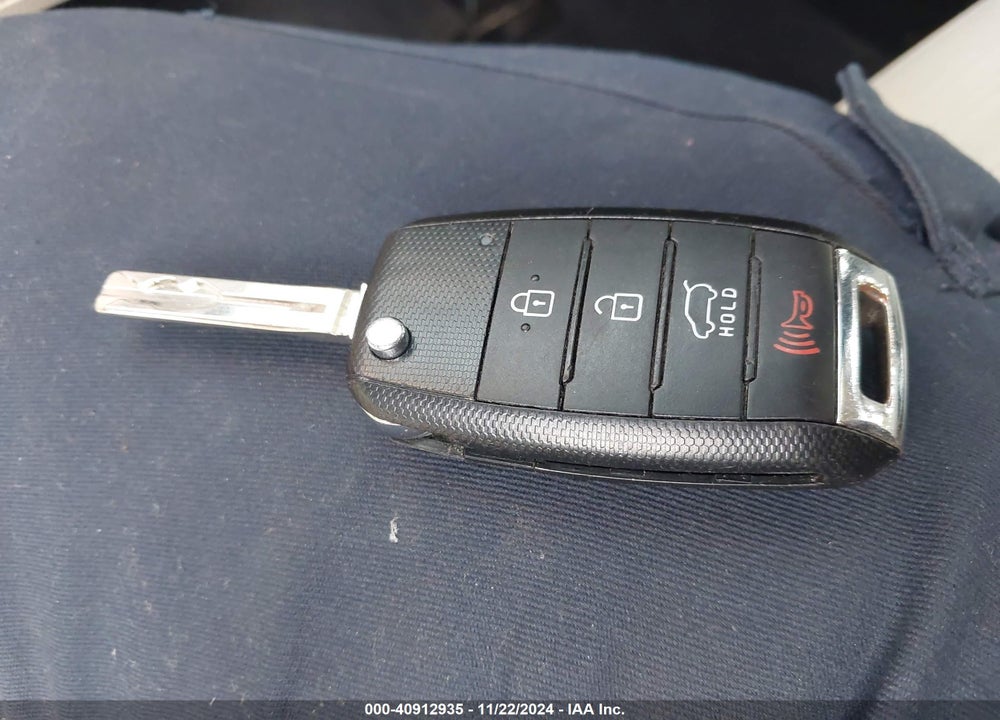 2014 KIA SORENTO LX V6 VIN: 5XYKT4A76EG445427