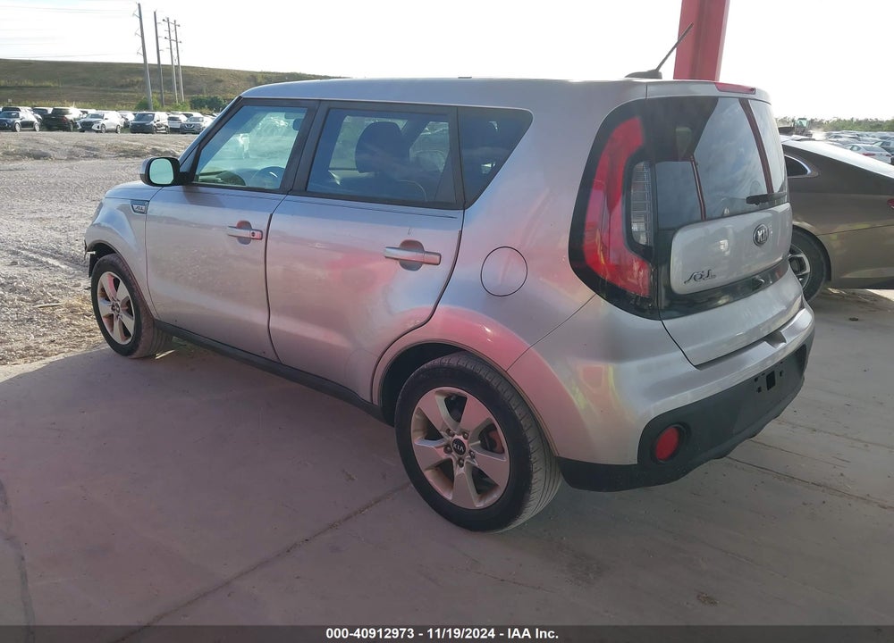 2018 KIA SOUL VIN: KNDJN2A21J7586041