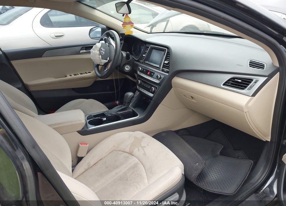 2018 HYUNDAI SONATA SE VIN: 5NPE24AF1JH692686