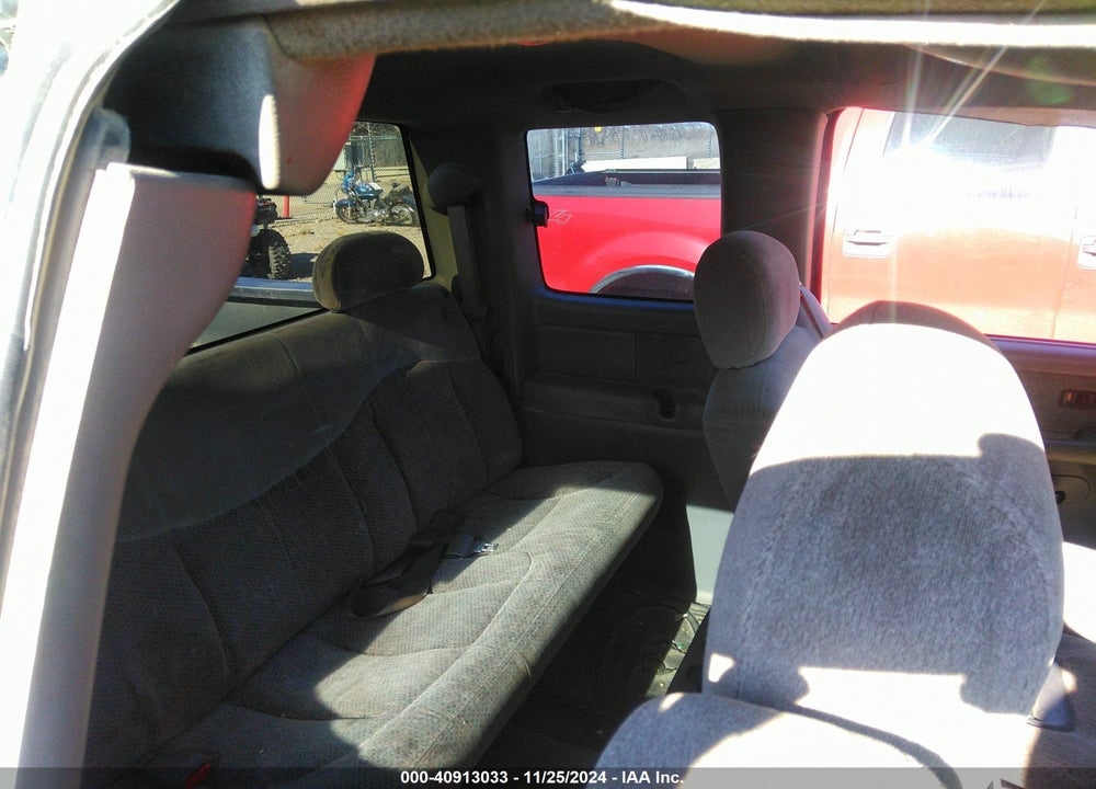 1999 CHEVROLET SILVERADO 1500 LS VIN: 1GCEK19V2XE199361