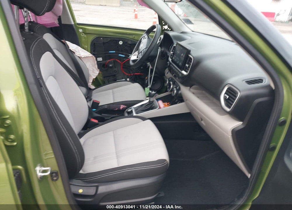 2024 HYUNDAI VENUE SEL VIN: KMHRC8A32RU322579