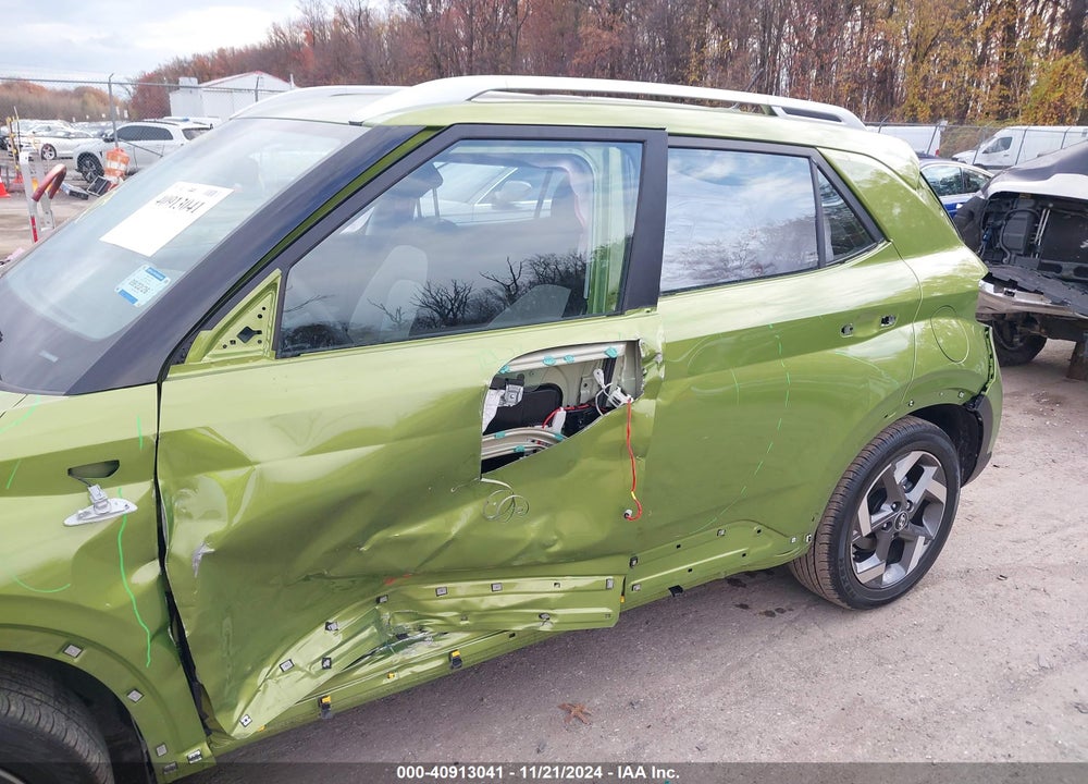 2024 HYUNDAI VENUE SEL VIN: KMHRC8A32RU322579