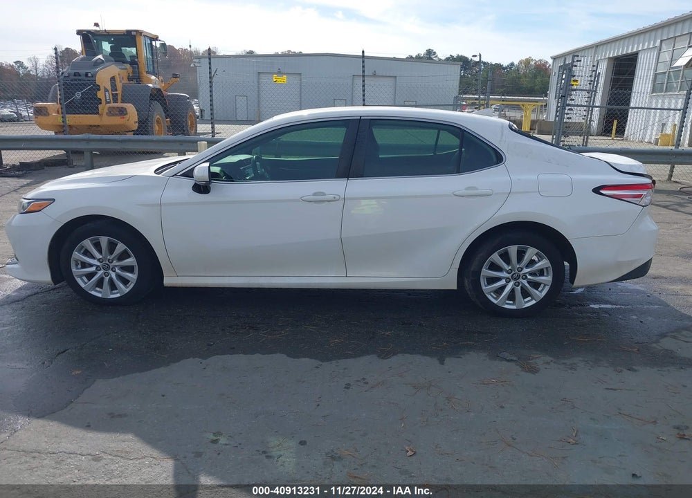 2019 TOYOTA CAMRY LE VIN: 4T1B11HK5KU758862