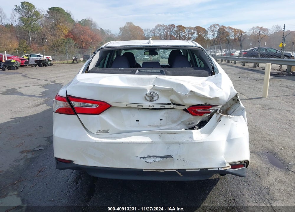 2019 TOYOTA CAMRY LE VIN: 4T1B11HK5KU758862