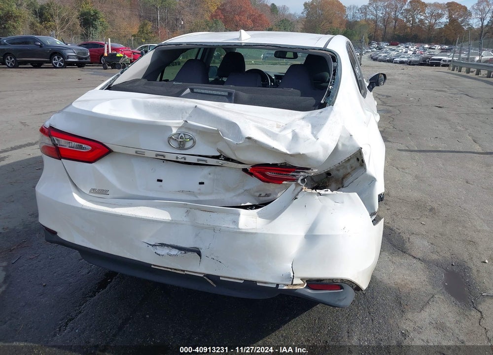 2019 TOYOTA CAMRY LE VIN: 4T1B11HK5KU758862