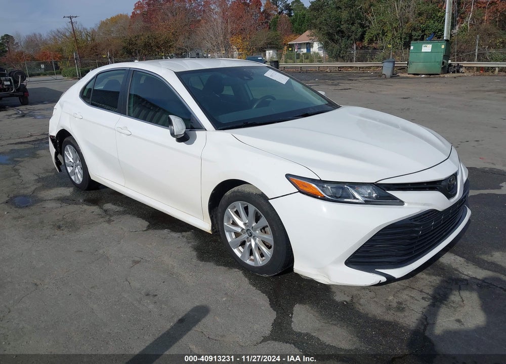 2019 TOYOTA CAMRY LE VIN: 4T1B11HK5KU758862