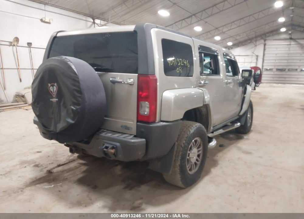 2008 HUMMER H3 SUV VIN: 5GTEN13E188120707