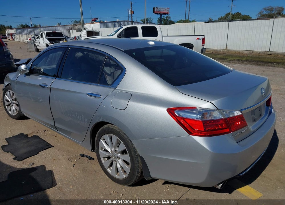 2015 HONDA ACCORD TOURING VIN: 1HGCR3F91FA021731