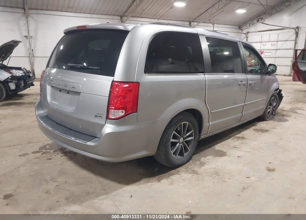 2017 DODGE GRAND CARAVAN VIN: 2C4RDGCG1HR733561