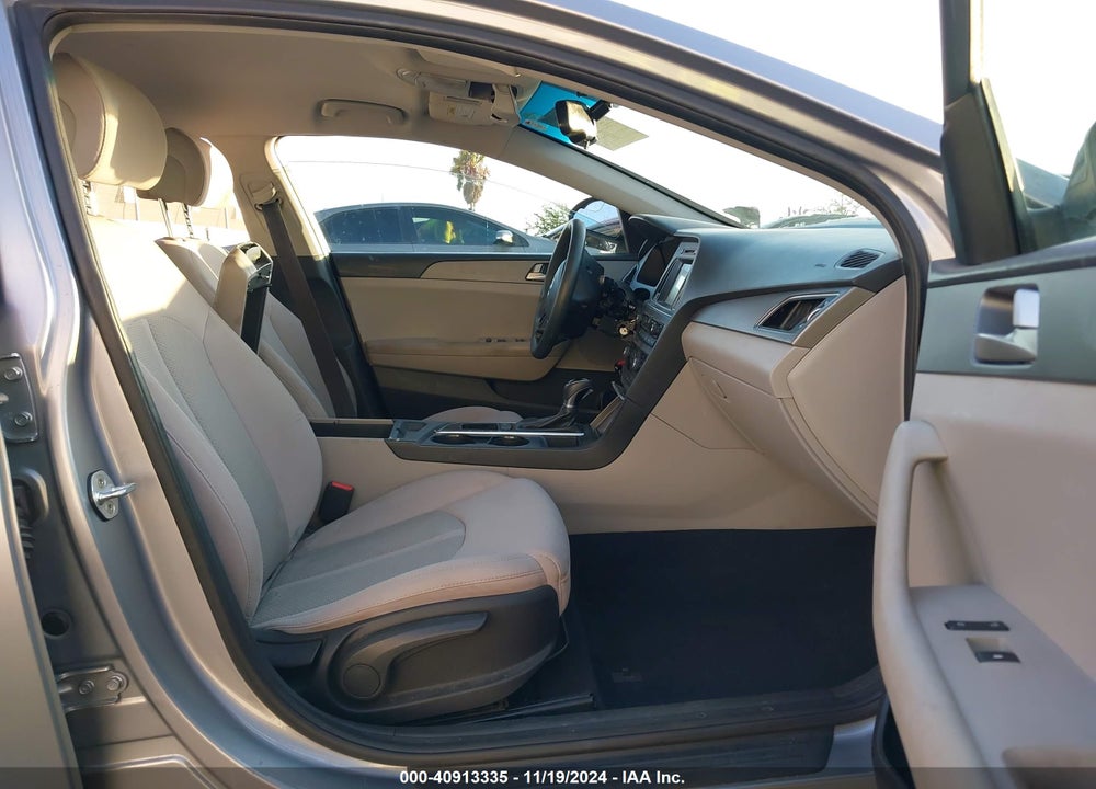 2017 HYUNDAI SONATA SE VIN: 5NPE24AF5HH574179