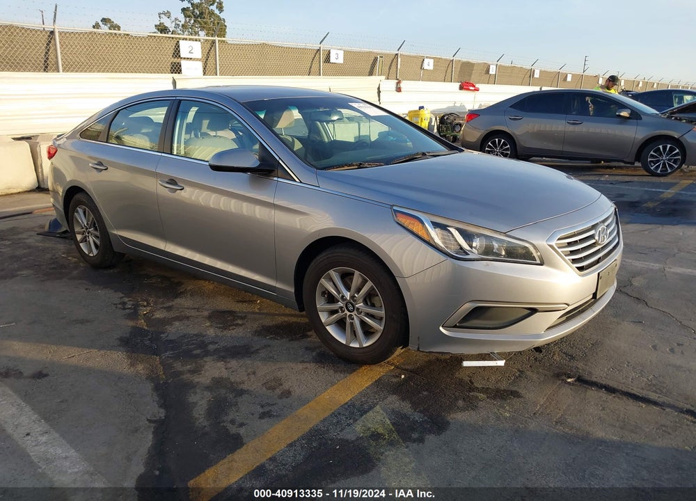 2017 HYUNDAI SONATA SE VIN: 5NPE24AF5HH574179
