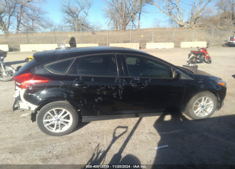 2018 FORD FOCUS SE VIN: 1FADP3K23JL262484