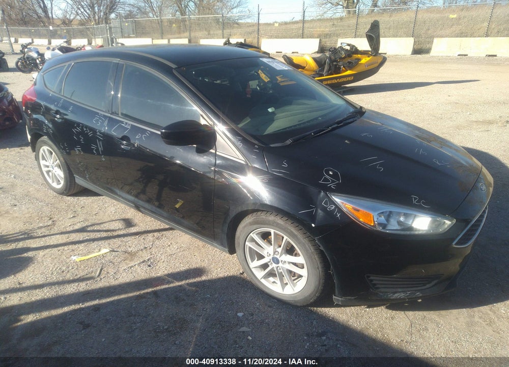 2018 FORD FOCUS SE VIN: 1FADP3K23JL262484