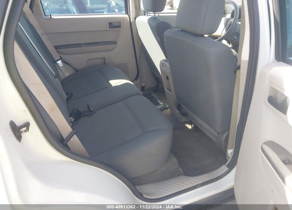 2010 FORD ESCAPE XLS VIN: 1FMCU0C70AKB34471