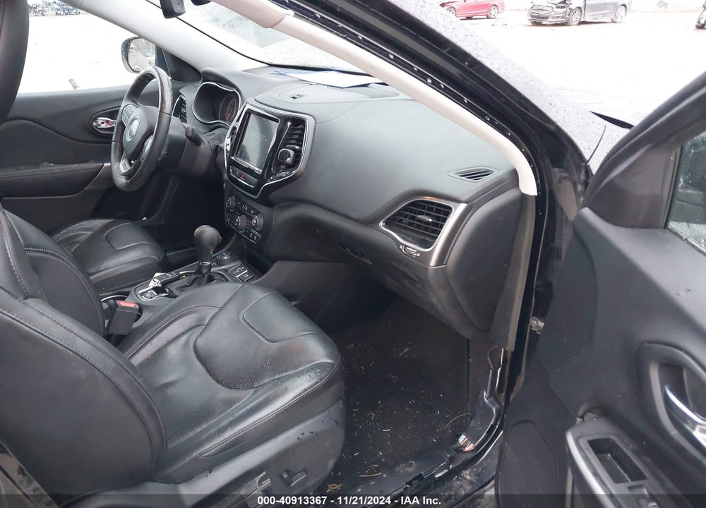 2019 JEEP CHEROKEE OVERLAND 4X4 VIN: 1C4PJMJX4KD211258