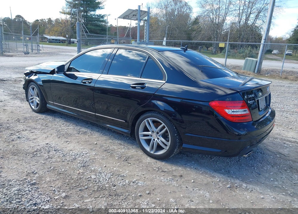 2012 MERCEDES-BENZ C 300 LUXURY 4MATIC/SPORT 4MATIC VIN: WDDGF8BB3CA621585