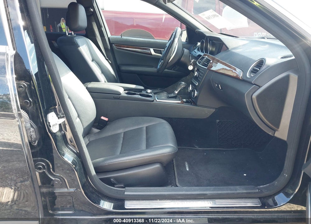 2012 MERCEDES-BENZ C 300 LUXURY 4MATIC/SPORT 4MATIC VIN: WDDGF8BB3CA621585