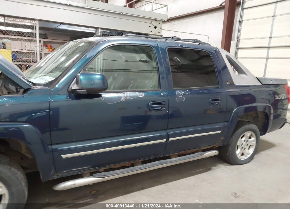 2005 CHEVROLET AVALANCHE VIN: 3GNEK12T35G261100