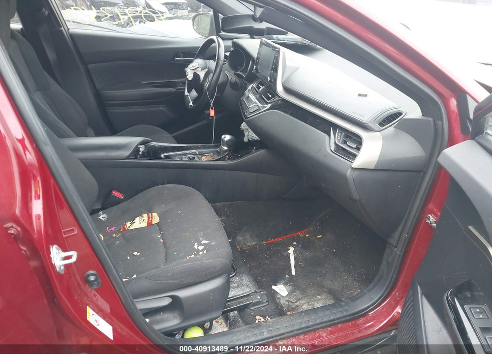 2019 TOYOTA C-HR XLE VIN: NMTKHMBX5KR076072