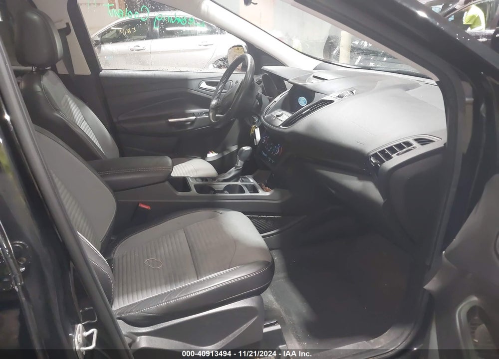 2017 FORD ESCAPE SE VIN: 1FMCU9G90HUC64989