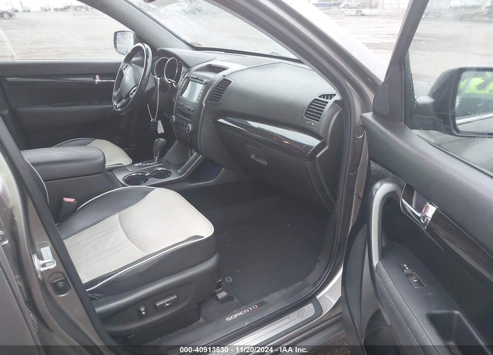 2012 KIA SORENTO SX V6 VIN: 5XYKWDA29CG235123