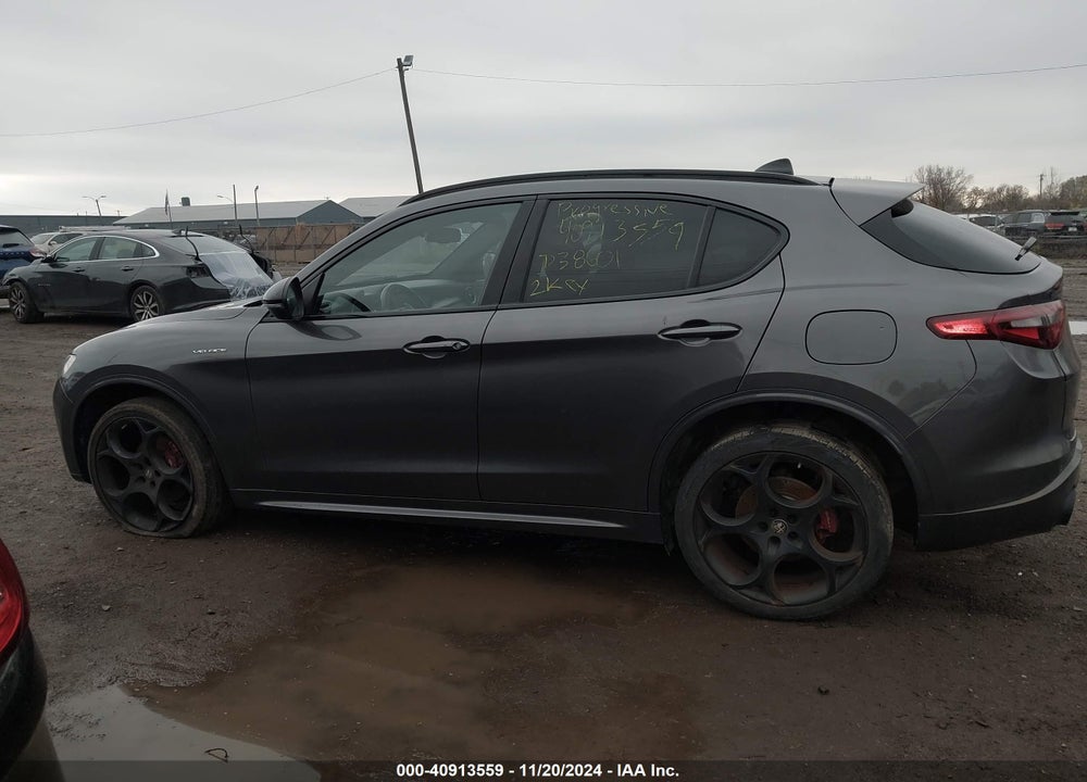 2022 ALFA ROMEO STELVIO VELOCE TI AWD VIN: ZASPAKBN7N7D38601