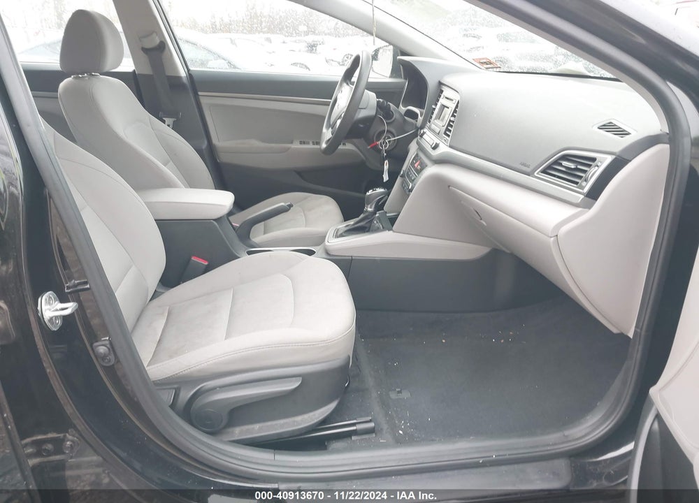 2017 HYUNDAI ELANTRA VIN: 5NPD74LF2HH144698