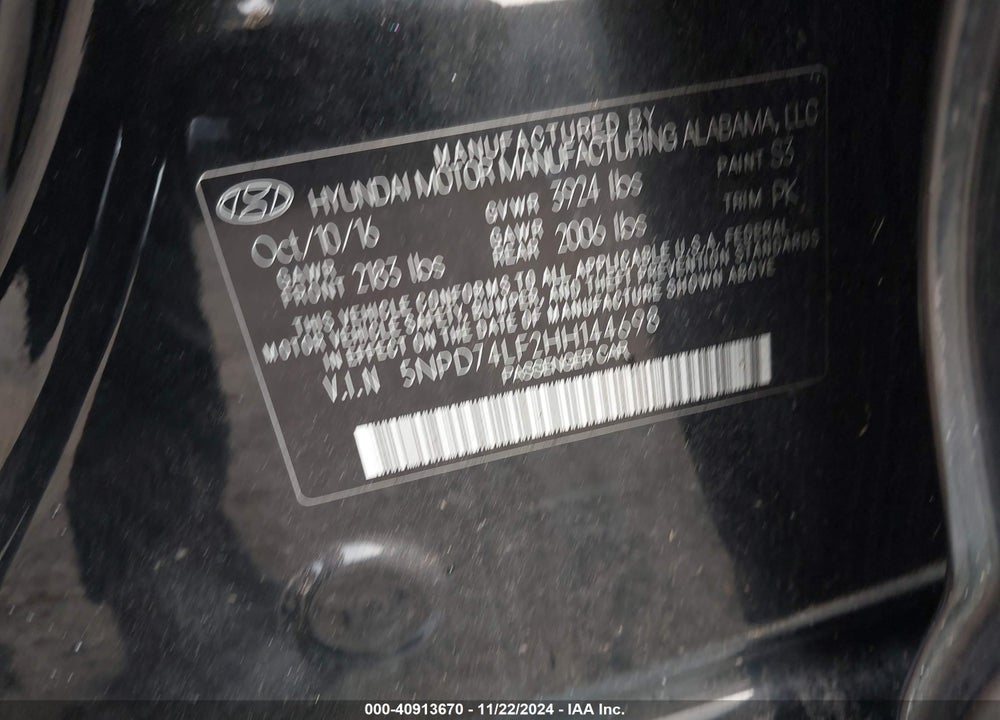 2017 HYUNDAI ELANTRA VIN: 5NPD74LF2HH144698