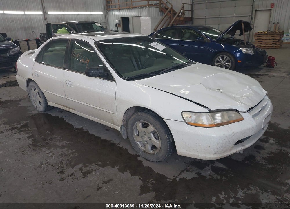 1998 HONDA ACCORD EX VIN: 1HGCG5658WA184116