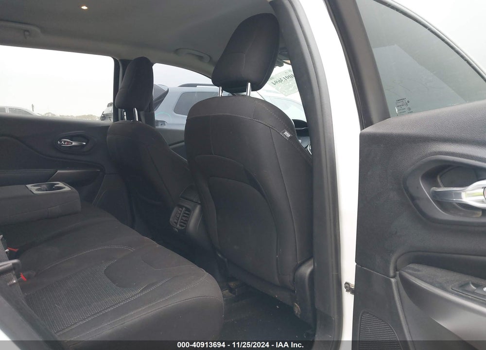 2019 JEEP CHEROKEE VIN: 1C4PJLCB5KD344588