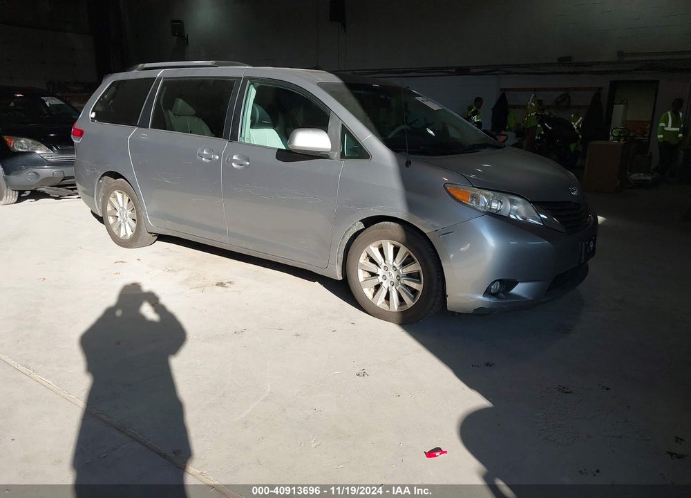 2012 TOYOTA SIENNA XLE 7 PASSENGER VIN: 5TDDK3DC4CS044893