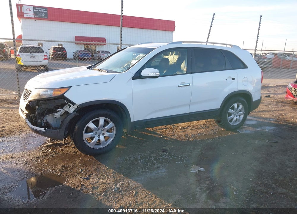 2013 KIA SORENTO LX VIN: 5XYKT3A61DG382608