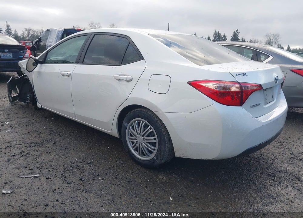 2018 TOYOTA COROLLA LE VIN: 5YFBURHEXJP841252