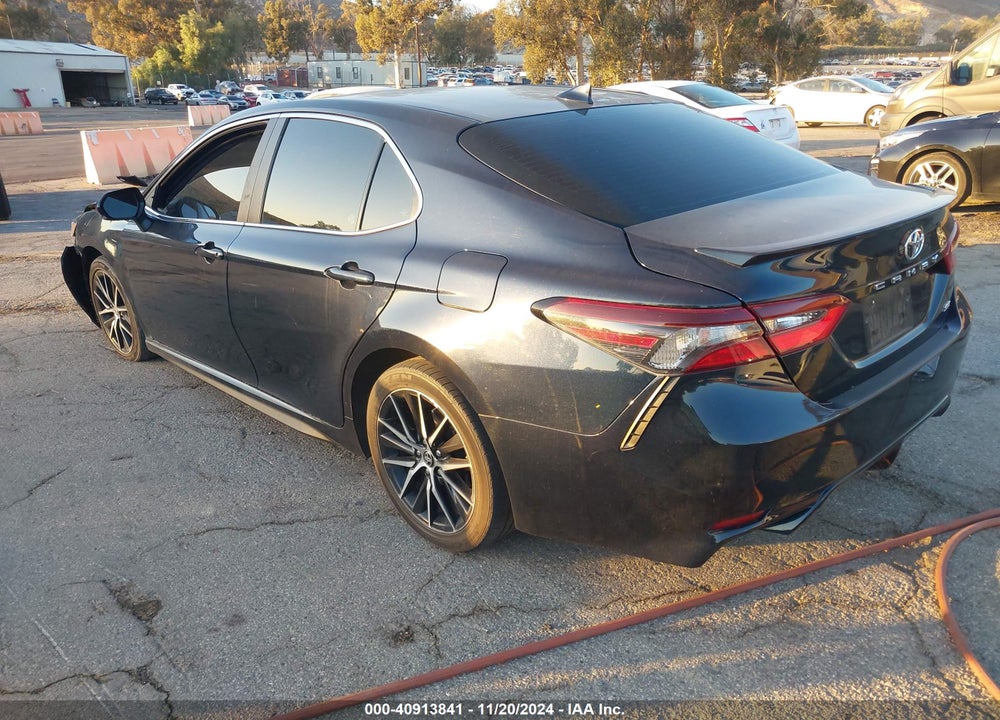 2021 TOYOTA CAMRY SE VIN: 4T1T11AK1MU561690