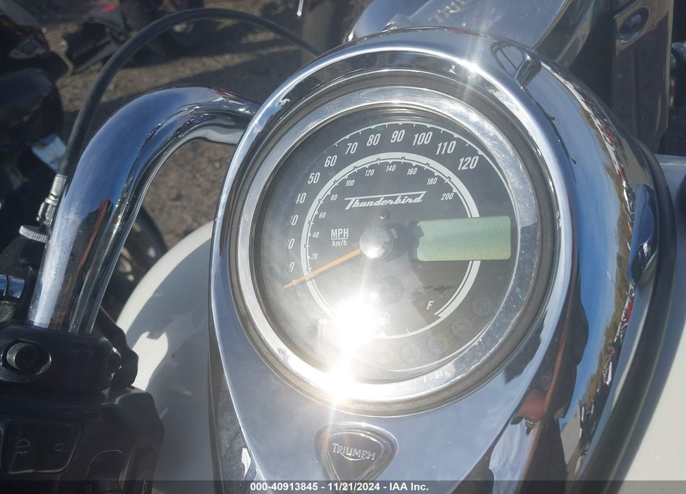 2014 TRIUMPH MOTORCYCLE THUNDERBIRD LT VIN: SMTB07WF3EJ625122