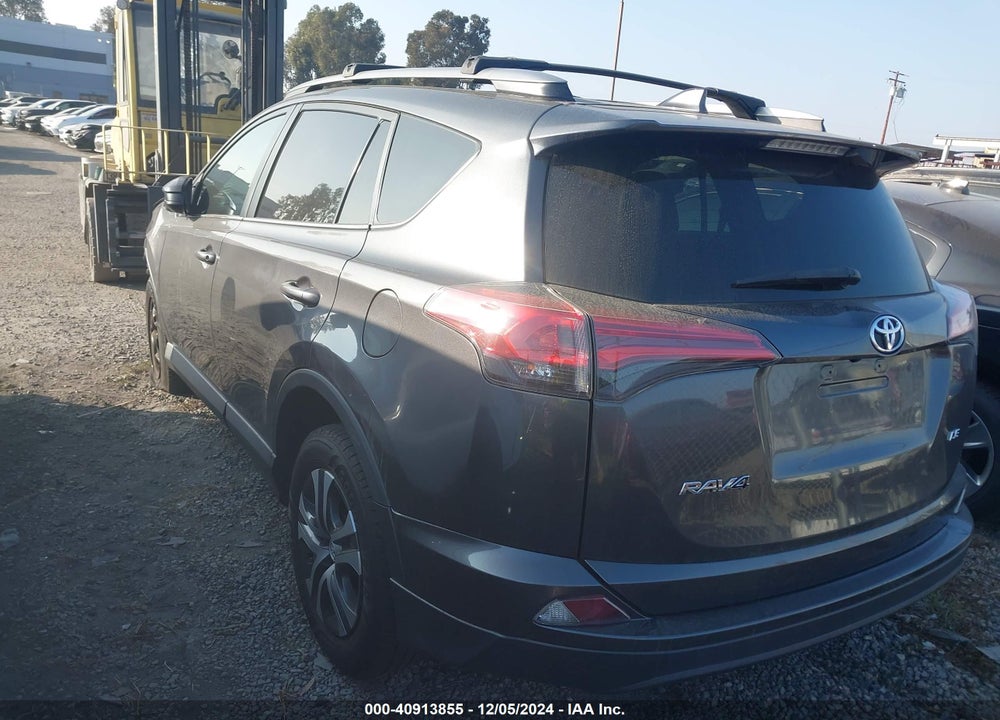 2018 TOYOTA RAV4 LE VIN: 2T3ZFREVXJW461587