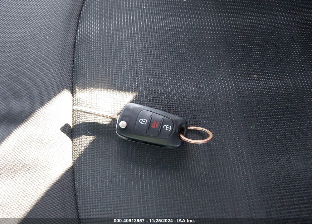 2013 KIA SPORTAGE LX VIN: KNDPBCA23D7476458
