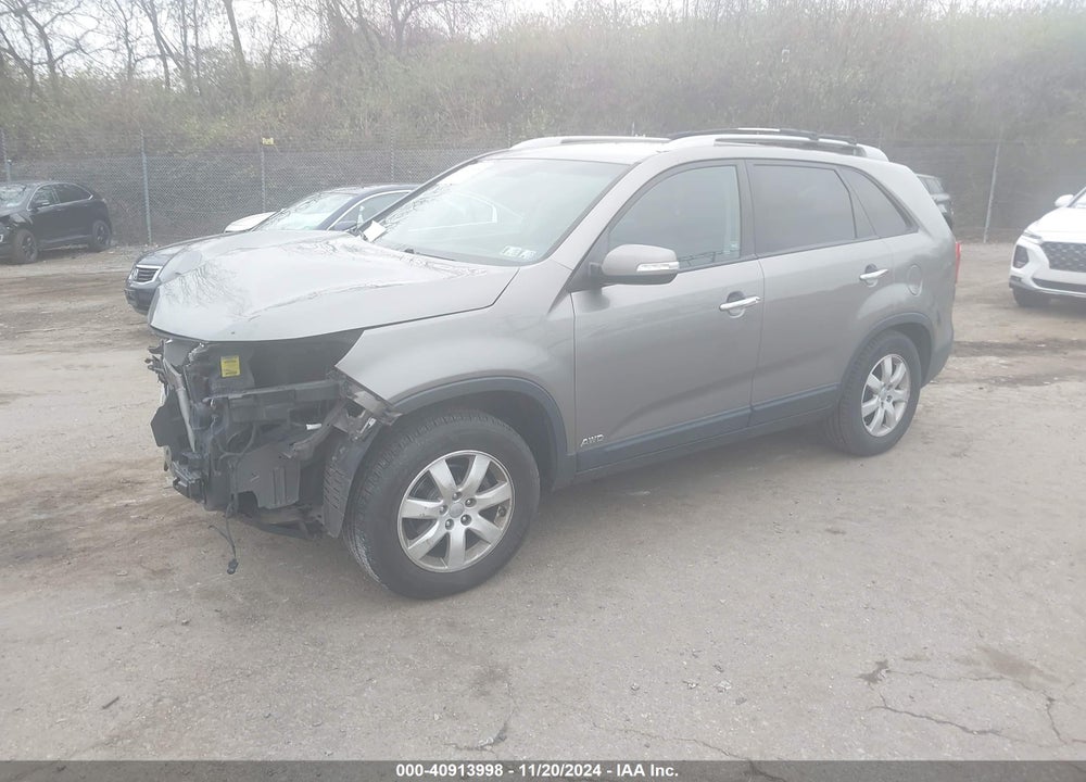 2013 KIA SORENTO LX V6 VIN: 5XYKTDA29DG420170