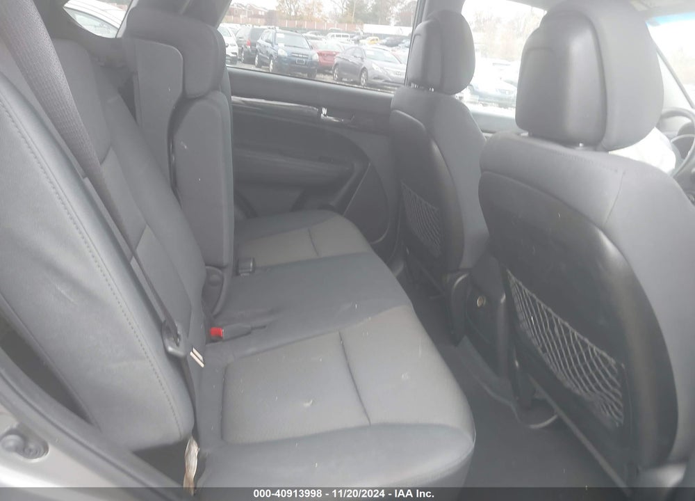2013 KIA SORENTO LX V6 VIN: 5XYKTDA29DG420170