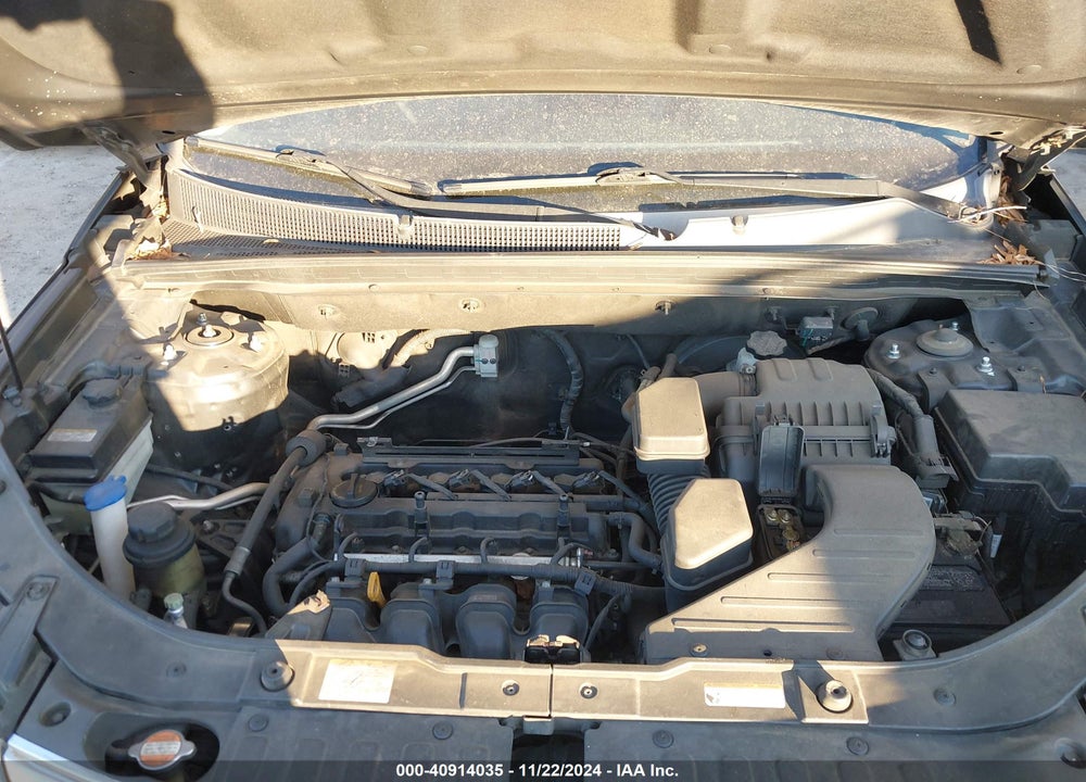 2011 KIA SORENTO LX VIN: 5XYKT4A15BG040067