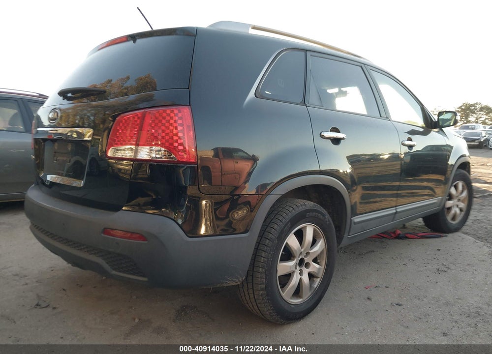 2011 KIA SORENTO LX VIN: 5XYKT4A15BG040067