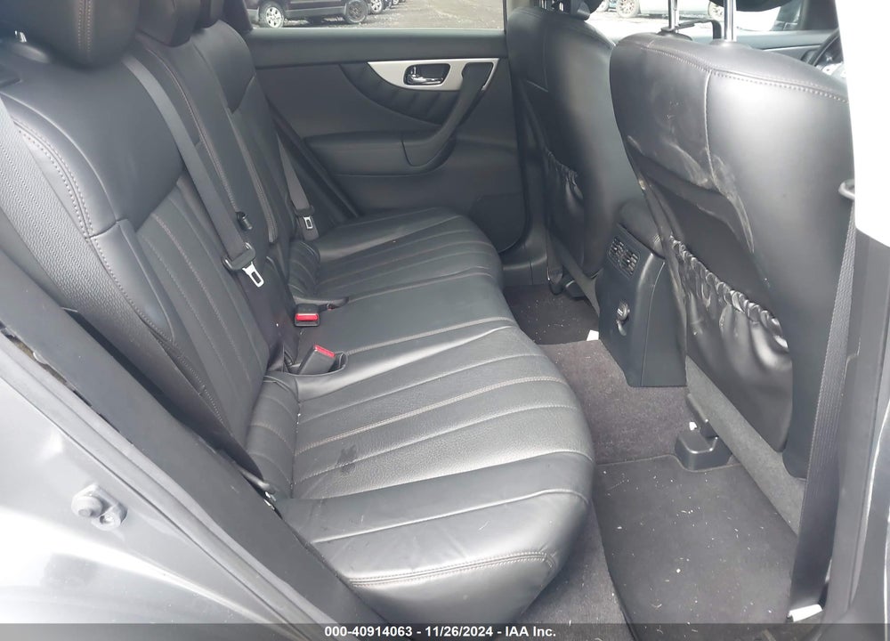2017 INFINITI QX70 VIN: JN8CS1MW7HM414817