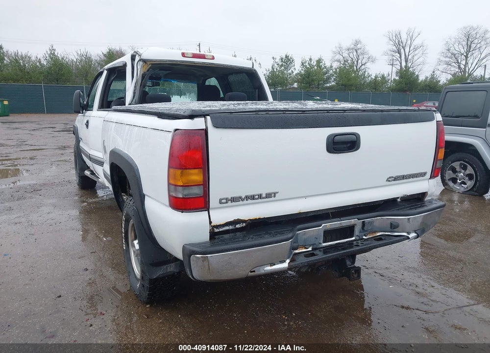 2001 CHEVROLET SILVERADO 2500HD LS VIN: 1GCHK23U01F122847