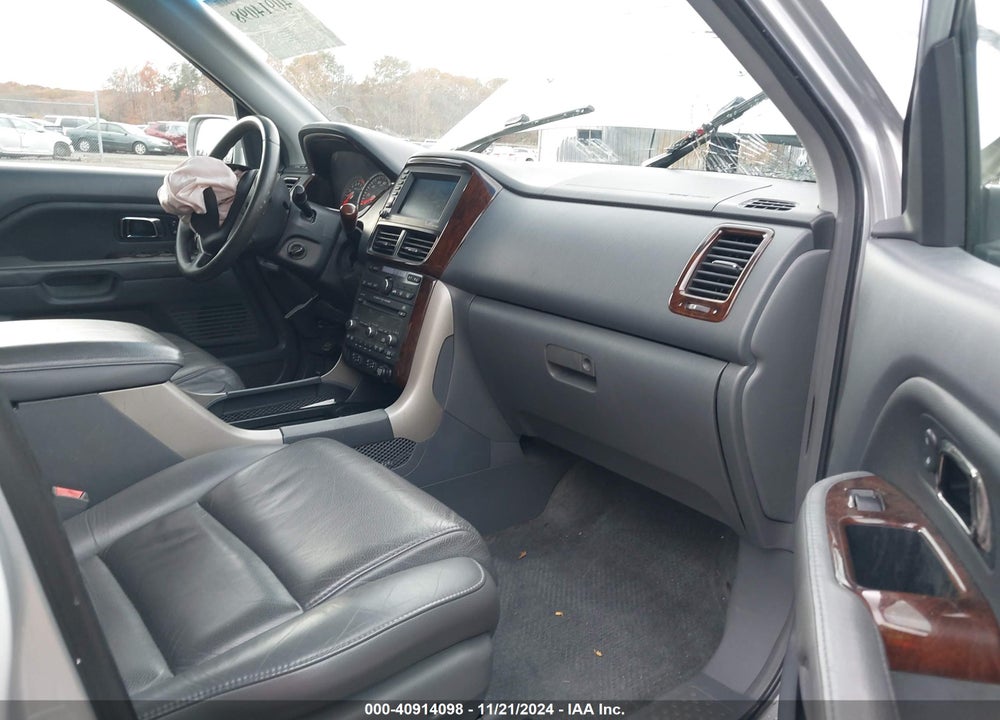 2006 HONDA PILOT EX-L VIN: 5FNYF187X6B026303